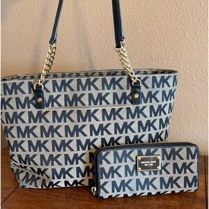 Michael Kors Jet Set Chain Tote Bag Purse and matching Wallet